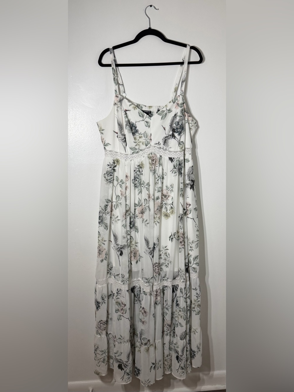 Torrid Size 2 Ivory Floral Crane Tiered Maxi Dress Lace Trim